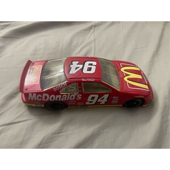 1995 Racing Champions Bill Elliott McDonalds #94 1:24 Scale Model Stock Car - Picture 1 of 7